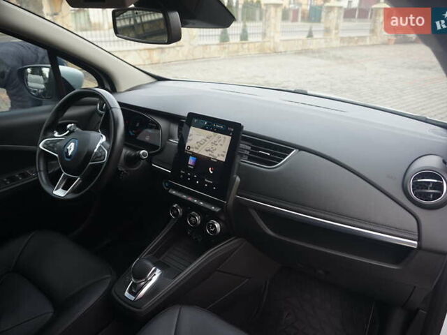 Белый Рено Зое, объемом двигателя 0 л и пробегом 122 тыс. км за 13000 $, фото 41 на Automoto.ua