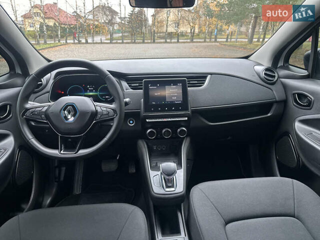 Белый Рено Зое, объемом двигателя 0 л и пробегом 28 тыс. км за 12500 $, фото 29 на Automoto.ua