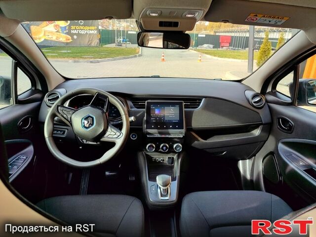 Белый Рено Зое, объемом двигателя 80 л и пробегом 78 тыс. км за 11850 $, фото 9 на Automoto.ua