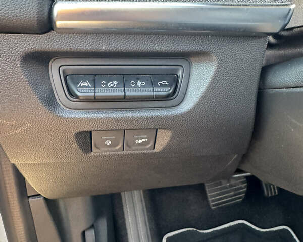 Белый Рено Зое, объемом двигателя 0 л и пробегом 74 тыс. км за 13499 $, фото 35 на Automoto.ua