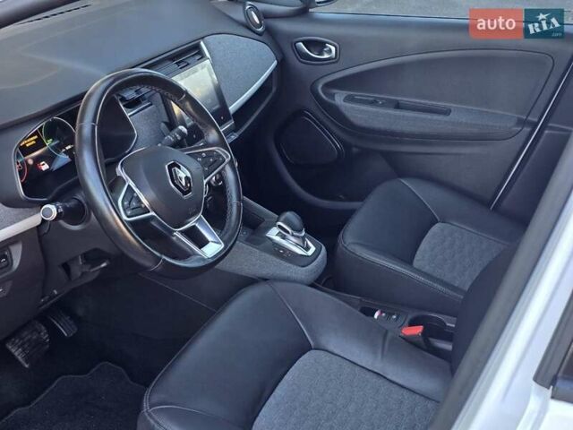 Белый Рено Зое, объемом двигателя 0 л и пробегом 85 тыс. км за 12999 $, фото 22 на Automoto.ua