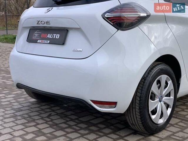 Белый Рено Зое, объемом двигателя 0 л и пробегом 66 тыс. км за 12499 $, фото 20 на Automoto.ua