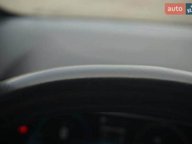 Белый Рено Зое, объемом двигателя 0 л и пробегом 122 тыс. км за 13000 $, фото 30 на Automoto.ua