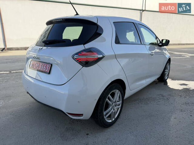 Белый Рено Зое, объемом двигателя 0 л и пробегом 93 тыс. км за 11500 $, фото 3 на Automoto.ua