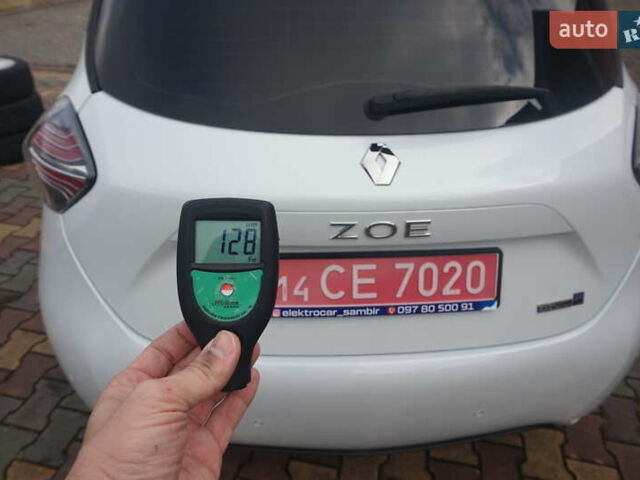 Белый Рено Зое, объемом двигателя 0 л и пробегом 122 тыс. км за 13000 $, фото 73 на Automoto.ua