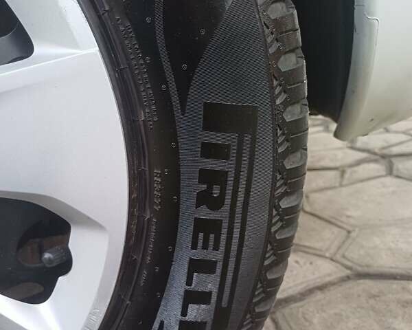 Білий Рено Зое, об'ємом двигуна 0 л та пробігом 28 тис. км за 11700 $, фото 12 на Automoto.ua