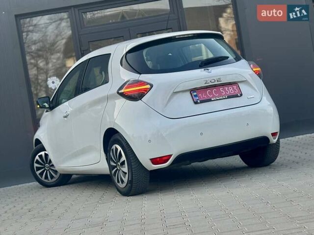 Белый Рено Зое, объемом двигателя 0 л и пробегом 86 тыс. км за 10850 $, фото 47 на Automoto.ua