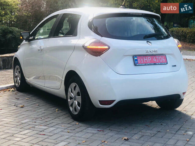 Белый Рено Зое, объемом двигателя 0 л и пробегом 38 тыс. км за 11999 $, фото 49 на Automoto.ua
