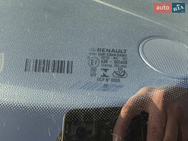Белый Рено Зое, объемом двигателя 0 л и пробегом 170 тыс. км за 9950 $, фото 18 на Automoto.ua