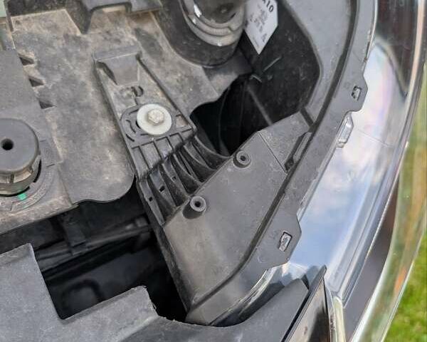 Белый Рено Зое, объемом двигателя 0 л и пробегом 56 тыс. км за 12500 $, фото 30 на Automoto.ua