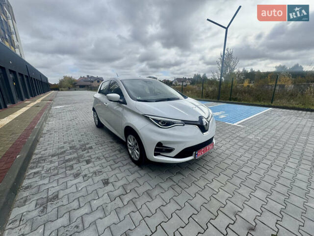Белый Рено Зое, объемом двигателя 0 л и пробегом 70 тыс. км за 12999 $, фото 2 на Automoto.ua