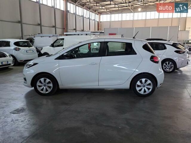 Белый Рено Зое, объемом двигателя 0 л и пробегом 67 тыс. км за 13000 $, фото 2 на Automoto.ua