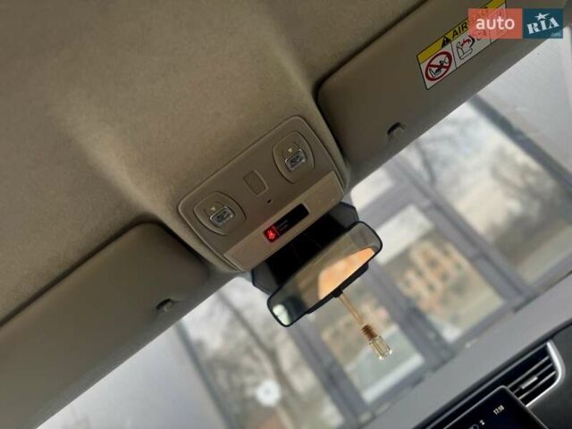 Белый Рено Зое, объемом двигателя 0 л и пробегом 86 тыс. км за 10850 $, фото 67 на Automoto.ua