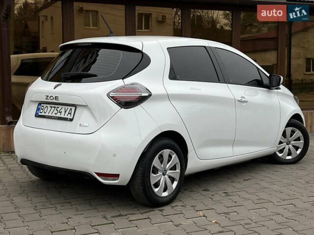 Белый Рено Зое, объемом двигателя 0 л и пробегом 31 тыс. км за 11999 $, фото 22 на Automoto.ua
