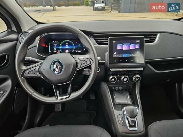 Белый Рено Зое, объемом двигателя 0 л и пробегом 74 тыс. км за 11600 $, фото 17 на Automoto.ua