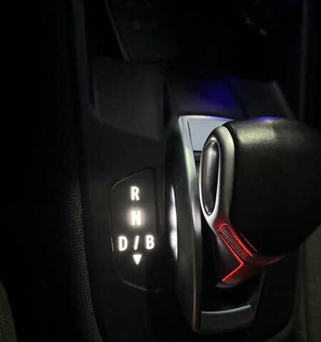 Белый Рено Зое, объемом двигателя 0 л и пробегом 44 тыс. км за 12950 $, фото 20 на Automoto.ua