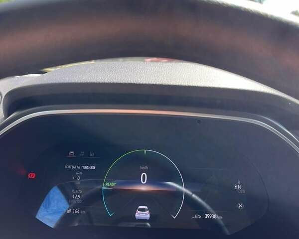 Белый Рено Зое, объемом двигателя 0 л и пробегом 40 тыс. км за 13750 $, фото 2 на Automoto.ua