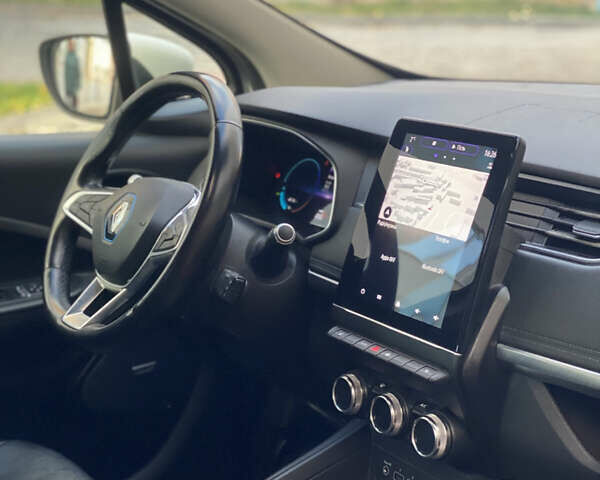 Белый Рено Зое, объемом двигателя 0 л и пробегом 90 тыс. км за 13750 $, фото 7 на Automoto.ua