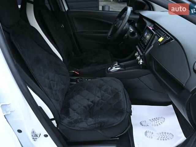 Білий Рено Зое, об'ємом двигуна 0 л та пробігом 41 тис. км за 13200 $, фото 34 на Automoto.ua