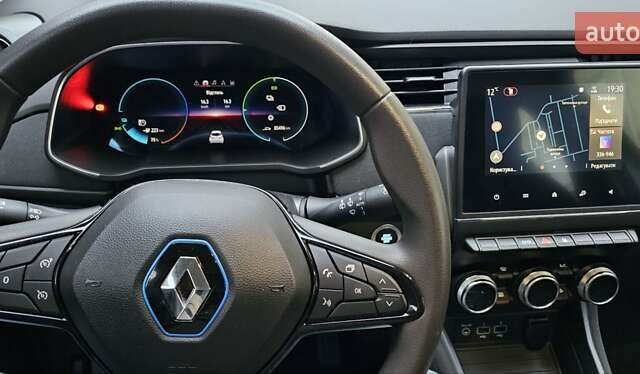 Белый Рено Зое, объемом двигателя 0 л и пробегом 85 тыс. км за 11999 $, фото 15 на Automoto.ua
