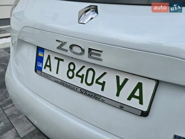 Белый Рено Зое, объемом двигателя 0 л и пробегом 65 тыс. км за 12300 $, фото 53 на Automoto.ua