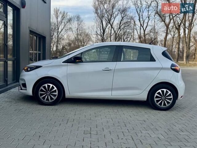 Белый Рено Зое, объемом двигателя 0 л и пробегом 86 тыс. км за 10850 $, фото 49 на Automoto.ua