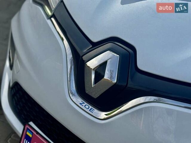 Белый Рено Зое, объемом двигателя 0 л и пробегом 86 тыс. км за 10850 $, фото 37 на Automoto.ua