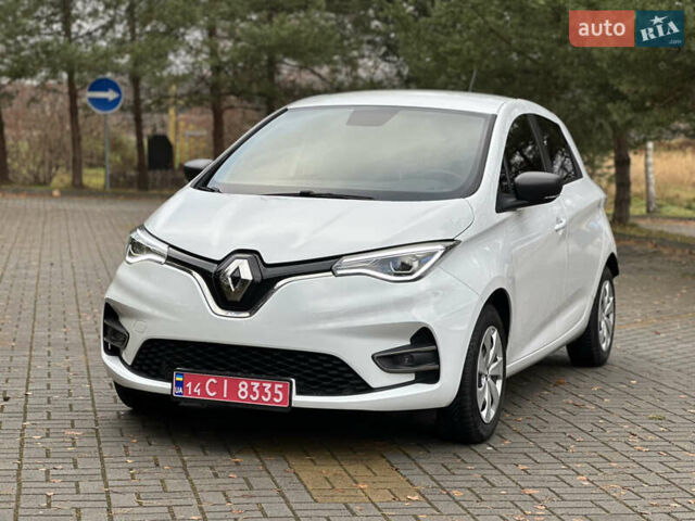 Белый Рено Зое, объемом двигателя 0 л и пробегом 28 тыс. км за 12500 $, фото 1 на Automoto.ua