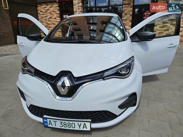 Белый Рено Зое, объемом двигателя 0 л и пробегом 28 тыс. км за 11900 $, фото 17 на Automoto.ua