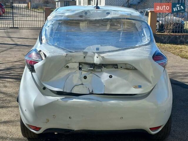 Белый Рено Зое, объемом двигателя 0 л и пробегом 19 тыс. км за 8900 $, фото 5 на Automoto.ua