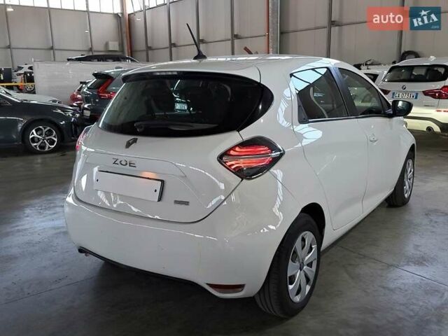 Белый Рено Зое, объемом двигателя 0 л и пробегом 67 тыс. км за 13000 $, фото 4 на Automoto.ua
