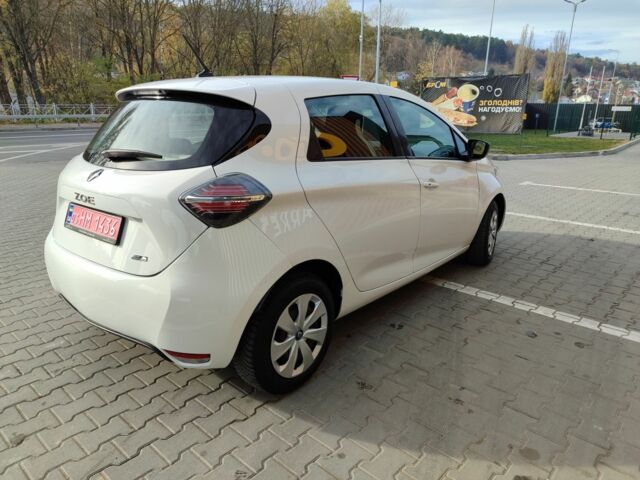 Белый Рено Зое, объемом двигателя 0 л и пробегом 78 тыс. км за 11850 $, фото 2 на Automoto.ua