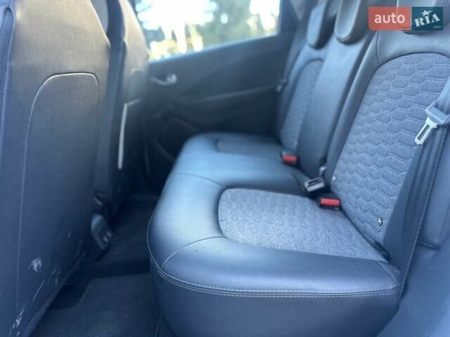 Белый Рено Зое, объемом двигателя 0 л и пробегом 83 тыс. км за 11999 $, фото 11 на Automoto.ua