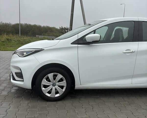 Белый Рено Зое, объемом двигателя 0 л и пробегом 55 тыс. км за 11900 $, фото 14 на Automoto.ua