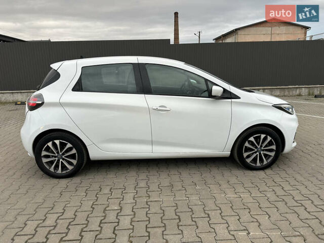 Белый Рено Зое, объемом двигателя 0 л и пробегом 88 тыс. км за 12300 $, фото 6 на Automoto.ua