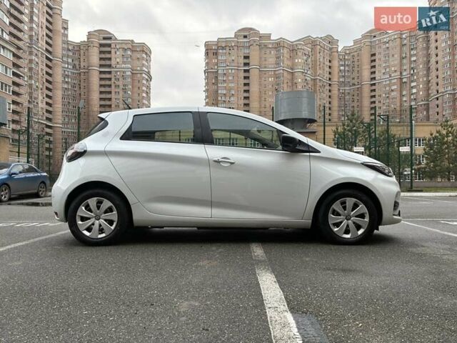 Белый Рено Зое, объемом двигателя 0 л и пробегом 39 тыс. км за 12300 $, фото 7 на Automoto.ua