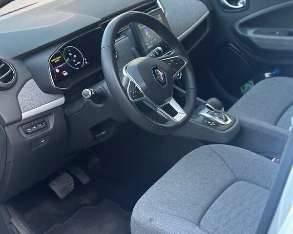 Белый Рено Зое, объемом двигателя 0 л и пробегом 26 тыс. км за 13888 $, фото 21 на Automoto.ua