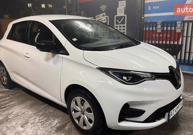 Белый Рено Зое, объемом двигателя 0 л и пробегом 54 тыс. км за 13500 $, фото 1 на Automoto.ua