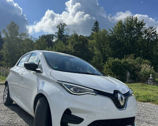 Белый Рено Зое, объемом двигателя 0 л и пробегом 67 тыс. км за 12300 $, фото 25 на Automoto.ua