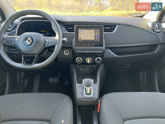 Белый Рено Зое, объемом двигателя 0 л и пробегом 56 тыс. км за 12500 $, фото 14 на Automoto.ua