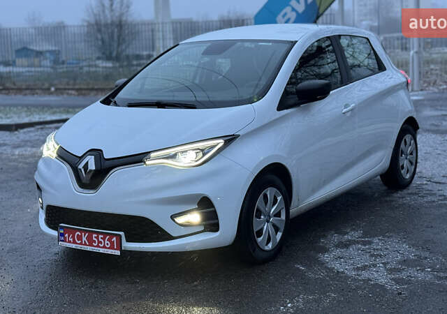 Белый Рено Зое, объемом двигателя 0 л и пробегом 13 тыс. км за 13000 $, фото 2 на Automoto.ua