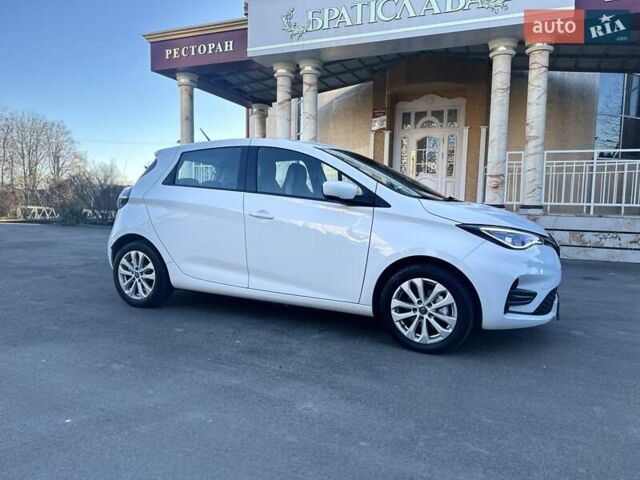 Белый Рено Зое, объемом двигателя 0 л и пробегом 83 тыс. км за 11999 $, фото 46 на Automoto.ua