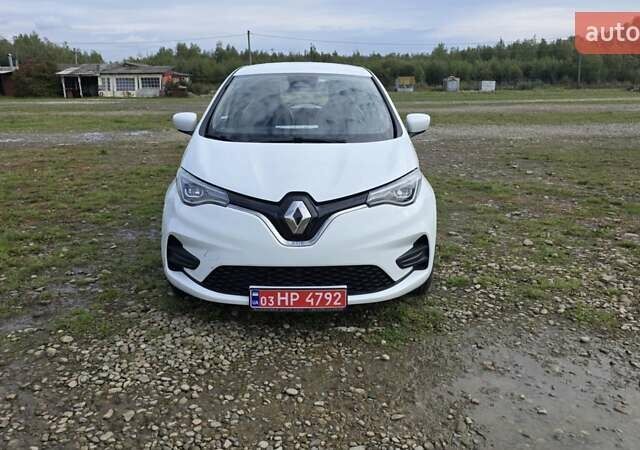 Белый Рено Зое, объемом двигателя 0 л и пробегом 111 тыс. км за 10900 $, фото 1 на Automoto.ua