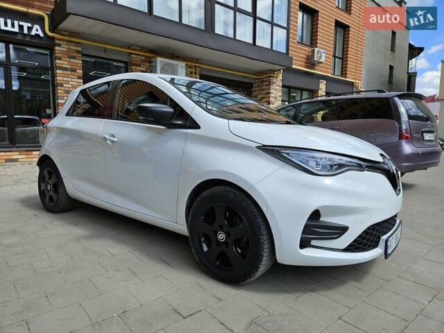 Белый Рено Зое, объемом двигателя 0 л и пробегом 28 тыс. км за 11900 $, фото 6 на Automoto.ua