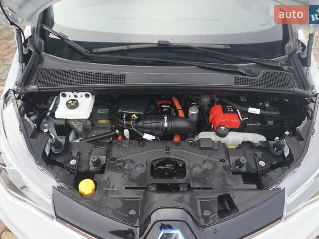 Белый Рено Зое, объемом двигателя 0 л и пробегом 122 тыс. км за 13000 $, фото 54 на Automoto.ua