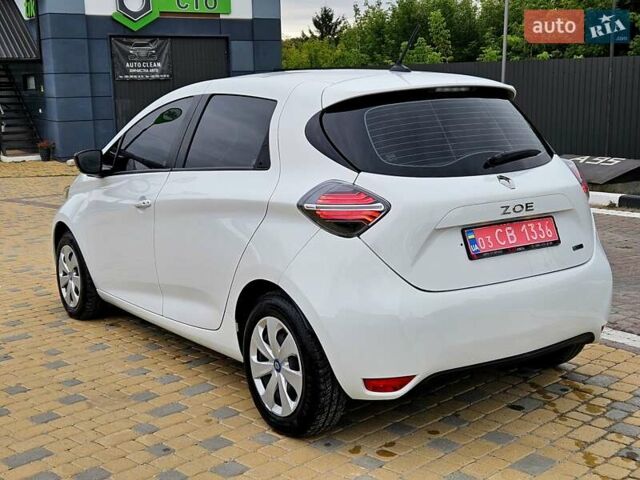 Белый Рено Зое, объемом двигателя 0 л и пробегом 74 тыс. км за 11600 $, фото 4 на Automoto.ua
