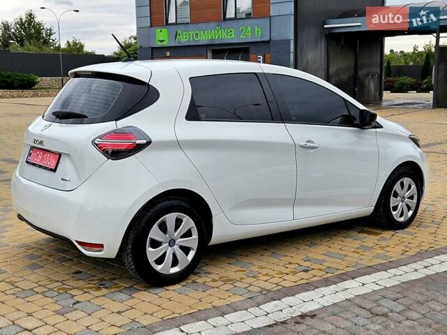 Белый Рено Зое, объемом двигателя 0 л и пробегом 74 тыс. км за 11600 $, фото 7 на Automoto.ua