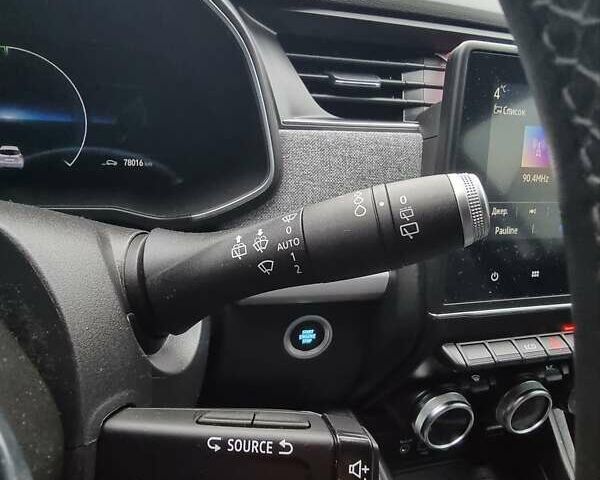 Білий Рено Зое, об'ємом двигуна 0 л та пробігом 78 тис. км за 11800 $, фото 44 на Automoto.ua