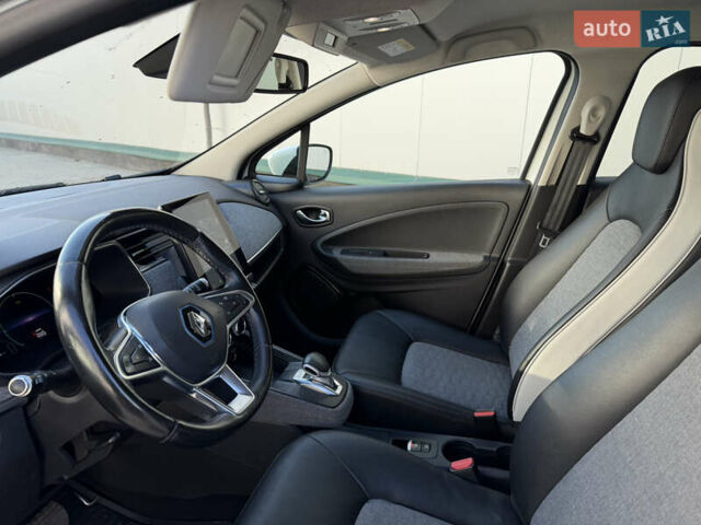 Белый Рено Зое, объемом двигателя 0 л и пробегом 93 тыс. км за 11500 $, фото 9 на Automoto.ua
