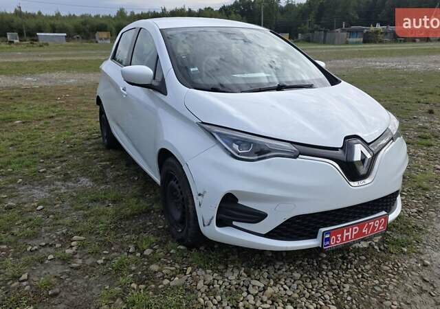 Белый Рено Зое, объемом двигателя 0 л и пробегом 111 тыс. км за 10900 $, фото 2 на Automoto.ua